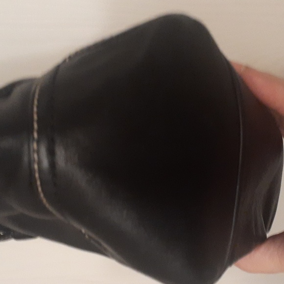 black coach shoulder bag - Picture 3 of 9